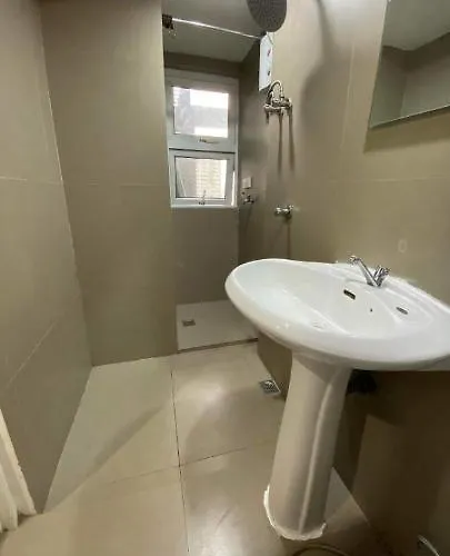 Apartment Victoria De Makati Two *